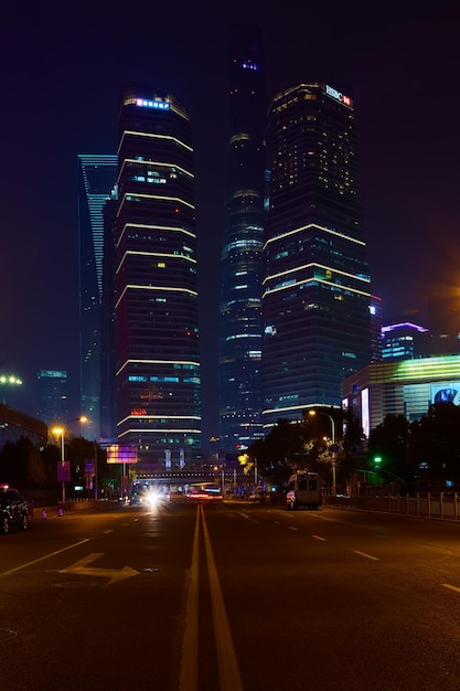 Shanghai Cina 12 marzo 2016 Shanghai Lujiazui Finance and Trade Zone dello sfondo notturno della città moderna