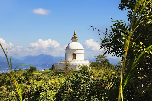 Shanti Stupa (Pagoda della pace nel mondo). Vista della valle di Pokhara, Nepal