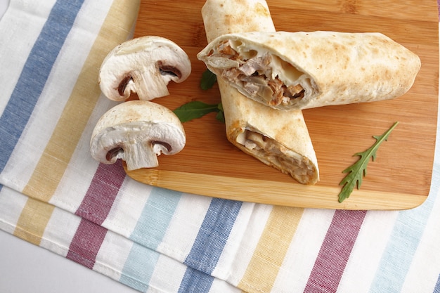 Shawarma in pita con erbe e funghi