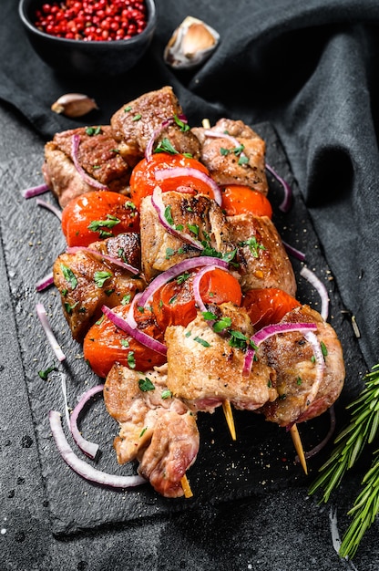 Shish kebab con cipolla e pomodoro