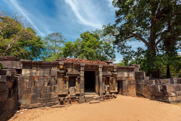 Shiva devale shiva rovine del tempio nell'antica città pollonaruwa sri lanka