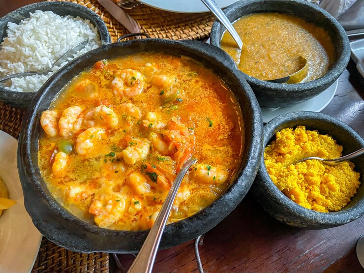 Shrimp stew in the clay pot.