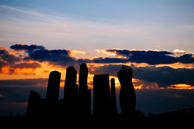 Silhouette di grattacieli International Business Center City sul tramonto a Mosca Russia