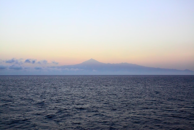 Silhouette di Tenerife all'alba, Isole Canarie