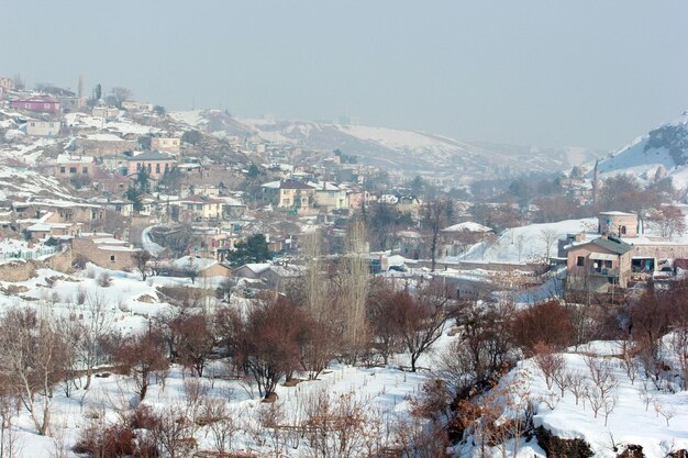 Sille è un quartiere della provincia di Konya Sille e Chiesa di Hagia Elena in una giornata nevosa in Turchia