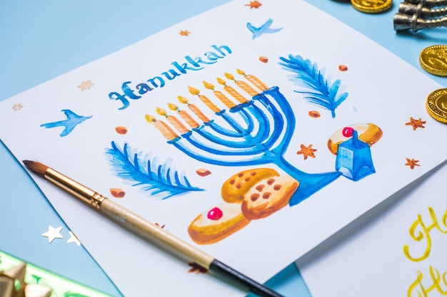 Simboli di Hanukkah flat lay Biglietto di auguri per le vacanze ebraiche tradizionale