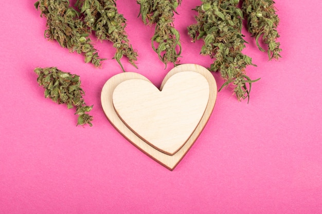 Simbolo del cuore amore e concetto di marijuana, saluto san valentino per dab stoner.