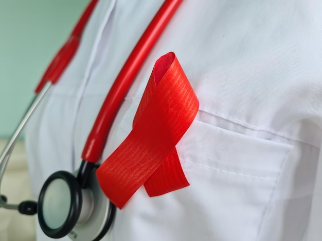 Simbolo del nastro rosso medico della lotta contro l'HIV e l'AIDS