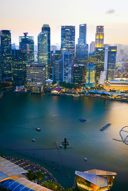 Singapore marina bay 1 giugno 2022 centro finanziario singapore edifici della città