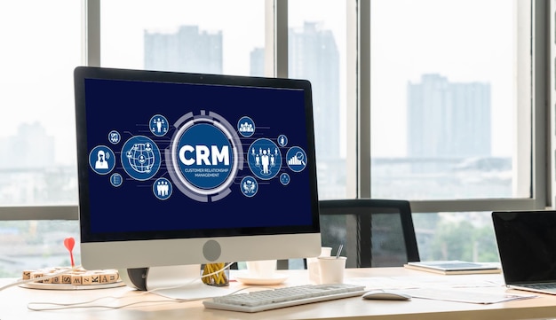 Sistema di gestione delle relazioni con i clienti su computer alla moda per il business CRM