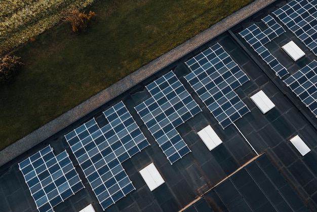 Sistema fotovoltaico per l'energia sostenibile contro i cambiamenti climatici