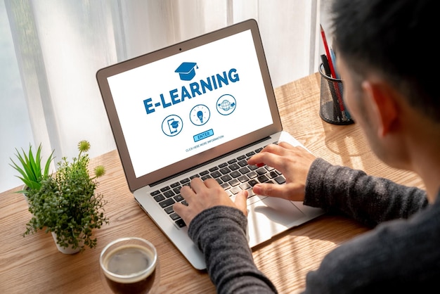 Sito web di e-learning con software moderno per consentire agli studenti di studiare online sulla rete Internet