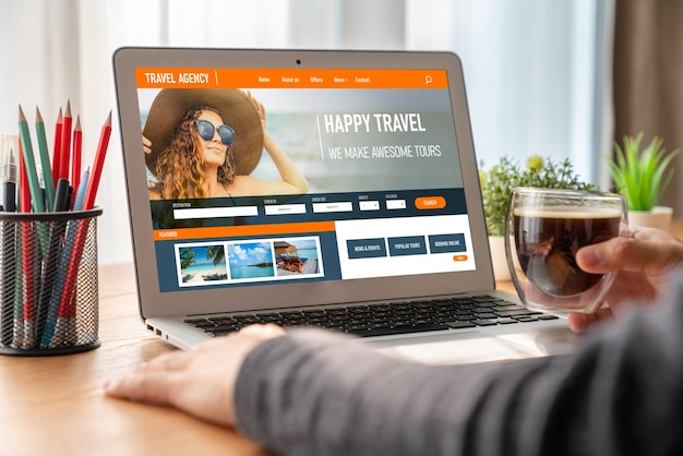 Sito web di un'agenzia di viaggi online per la ricerca di moda e la pianificazione dei viaggi