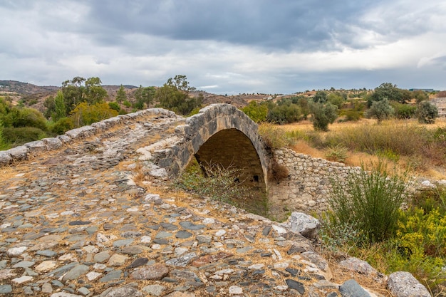 Skarfos antico ponte di pietra veneziano Paphos Cipro