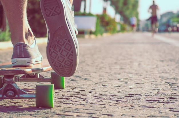 Skateboarder in azione