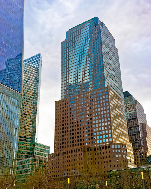 Skyline con grattacieli nel centro finanziario di Lower Manhattan, New York City, America. STATI UNITI D'AMERICA. Edificio di architettura americana. Panorama di Metropolis New York. Paesaggio urbano metropolitano