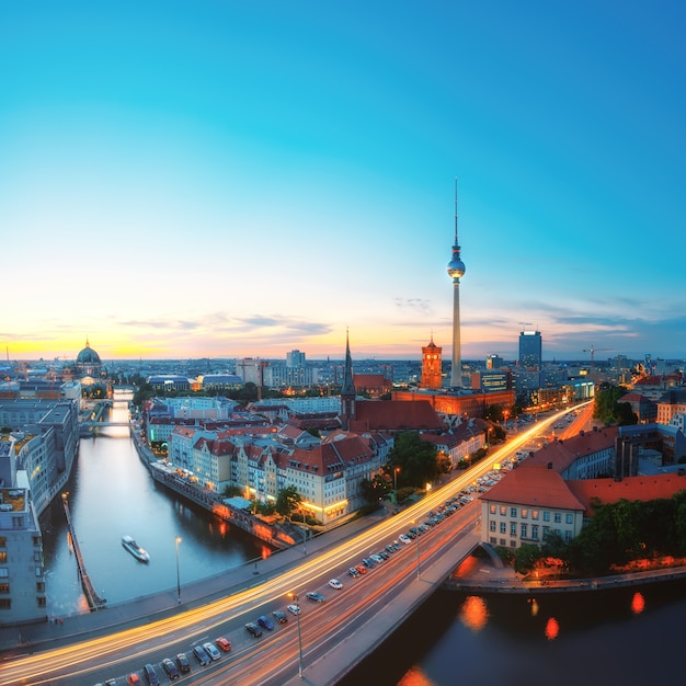 Skyline di Berlino la sera