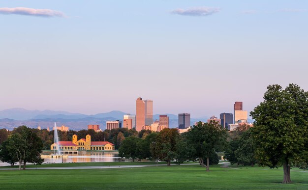 Skyline di Denver all'alba