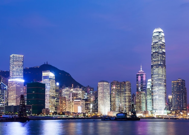 Skyline di Hong Kong di notte