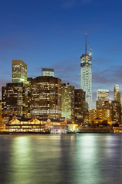 Skyline Di Manhattan Da Brooklyn Di Notte