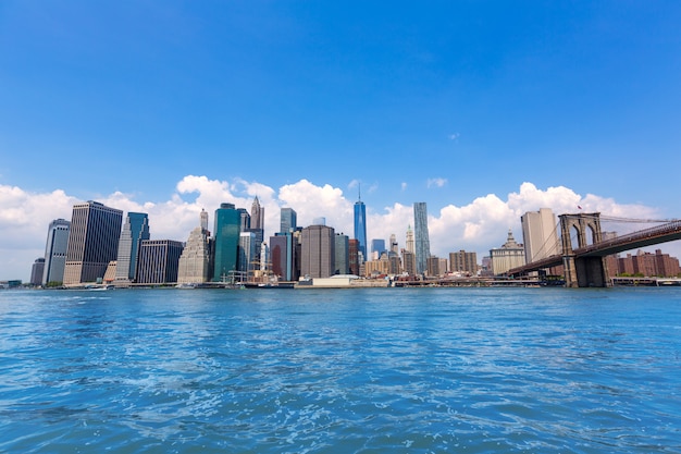 Skyline di Manhattan e del ponte di Brooklyn New York