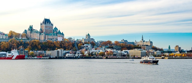 Skyline di Quebec City Old Town vista panoramica in autunno fiume San Lorenzo Quebec Canada