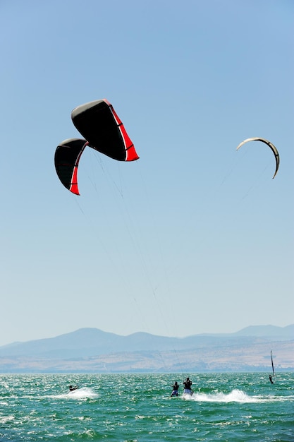 Skysurf sul lago Kinneret