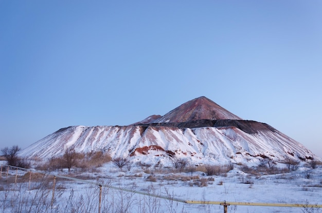 Slagheap inverno nella neve Donetsk Ucraina