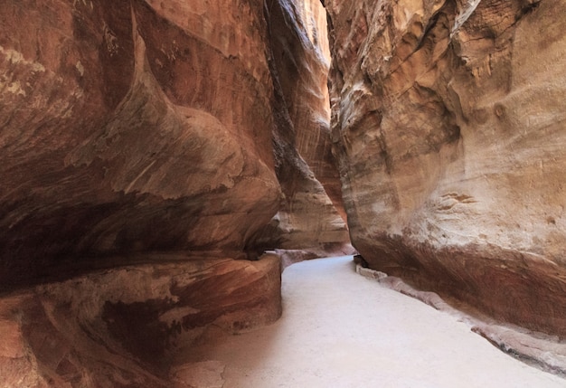 Slot-canyon stretto