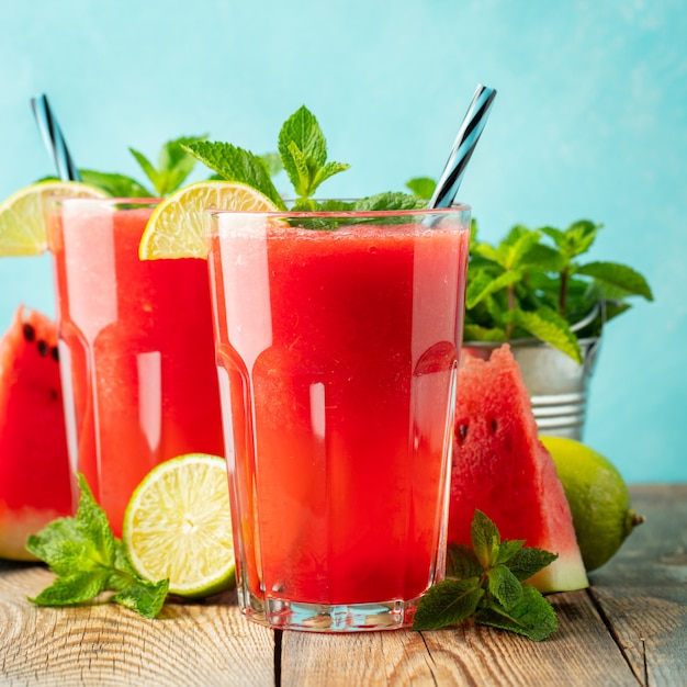 Slushie di anguria con lime e menta.