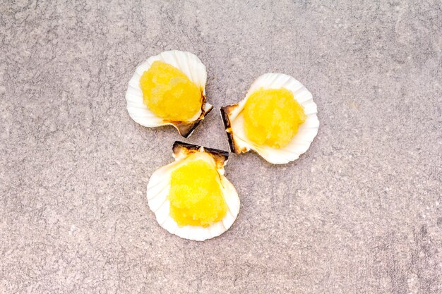 Snack al caviale leggermente salati