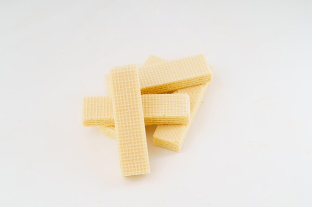 Snack snack wafer biscotti su sfondo bianco