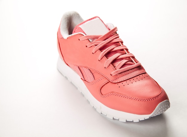 Sneakers sportive in pelle. Freestyle. Classico. Moda. Rosa e