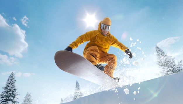 Snowboarder in azione Sport invernali estremi