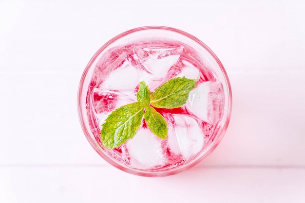 soda alla fragola ghiacciata