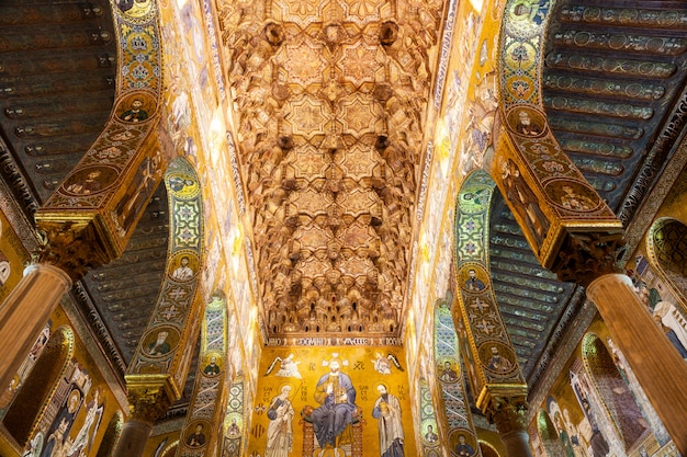 Soffitto splendente della Cappella Palatina, Palermo