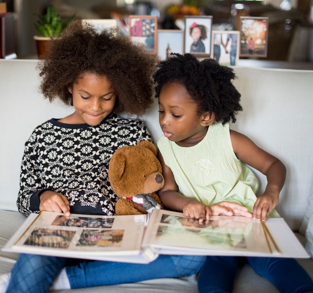 Soggiorno di famiglia di casa di origine africana di riposo