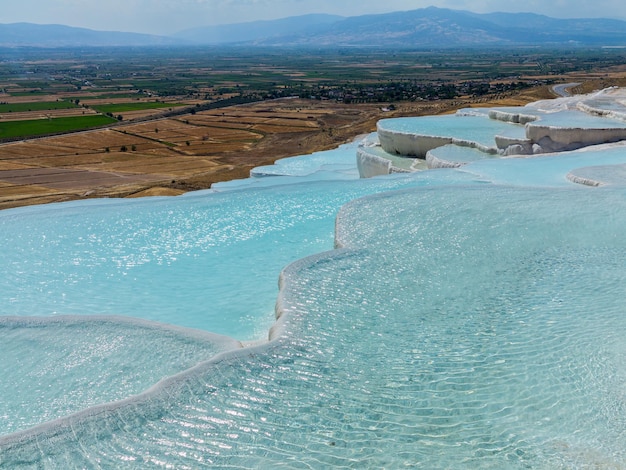 Sorgenti termali e cascate a Pamukkale in Turchia