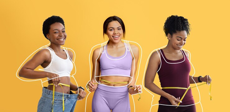 Foto sorridenti donne afroamericane in sovrappeso signore disegnate in giro controllando la vita con nastro di misurazione
