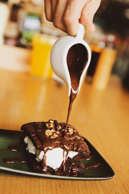 Soufflé al cioccolato con gelato