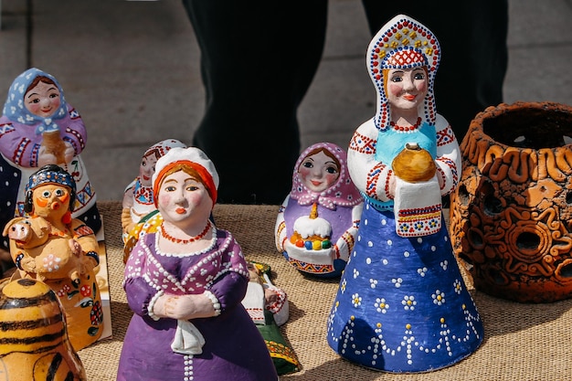 Souvenir di argilla da un viaggio a Vladivostok in regalo