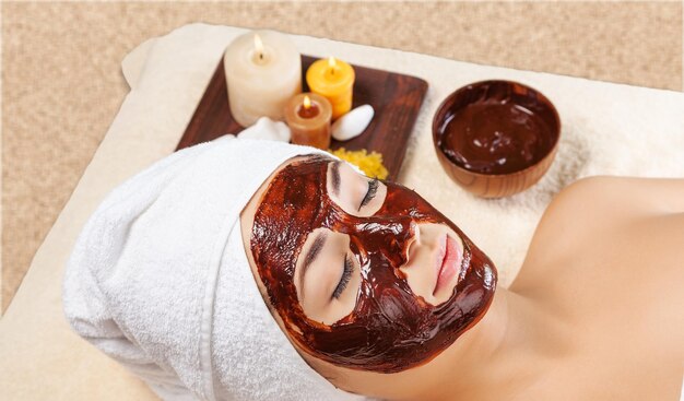 Spa di lusso al cioccolato. Maschera facciale