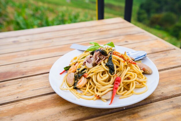 spagetti di pesce speziato