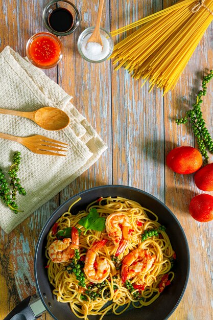 Spaghetti ai gamberi in padellaSpaghetti ai gamberi in padellaGamberi fritti all'italiana