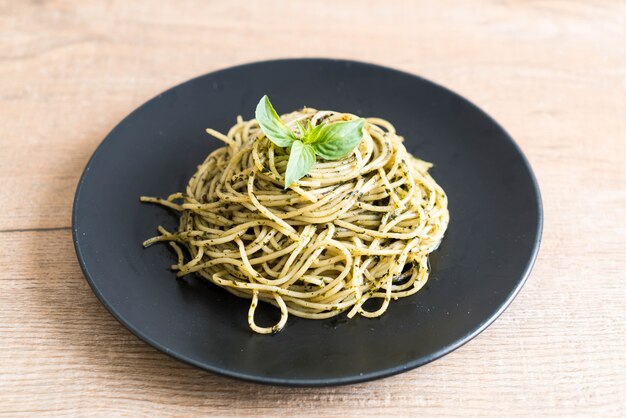 Spaghetti al pesto di basilico