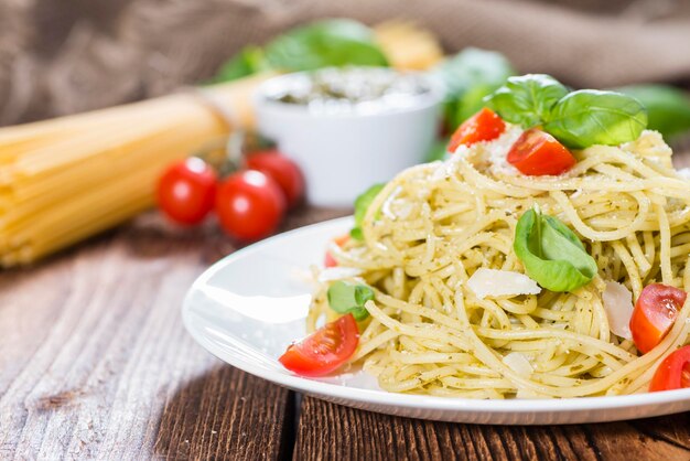 Spaghetti al pesto di basilico