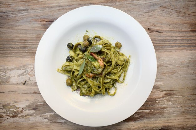 Spaghetti al pesto