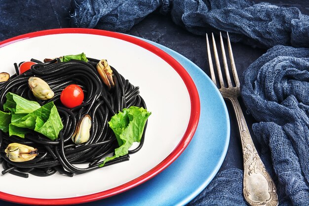 Spaghetti alle cozze nere