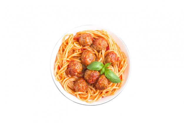 Spaghetti con polpette isolate