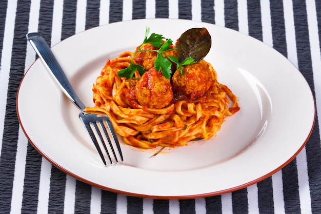 Spaghetti Con Polpette